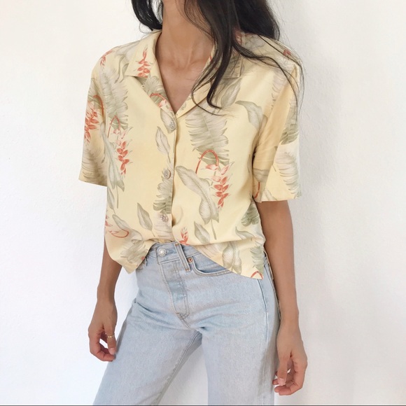 Tommy Bahama Tops - Vintage Tommy Bahama silk Aloha camp shirt